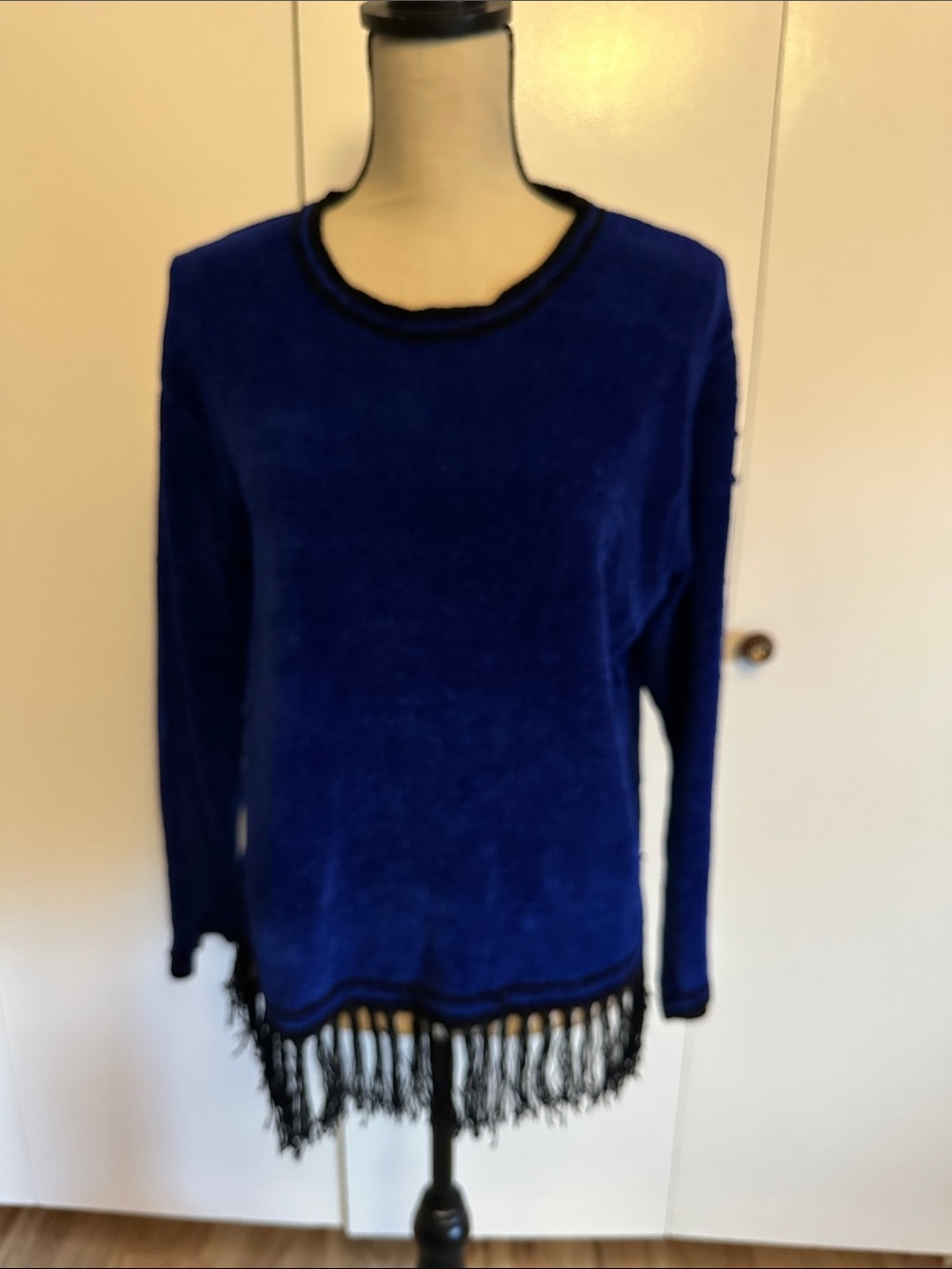Blue Fringe Hem Women's Long-Sleeve Sweater Tunic Top